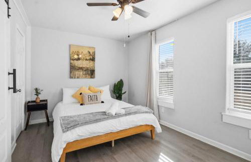 Stylish MCM Home by Frost Center - Foto 3