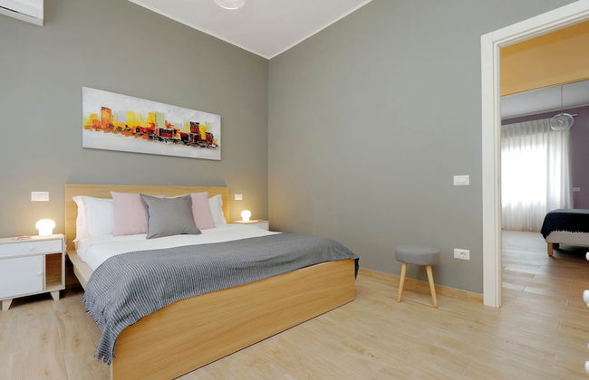 The Place to Be - Photo 2