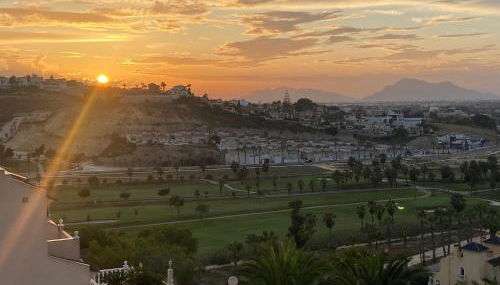 Ruime woning aan golfbaan - Foto 2