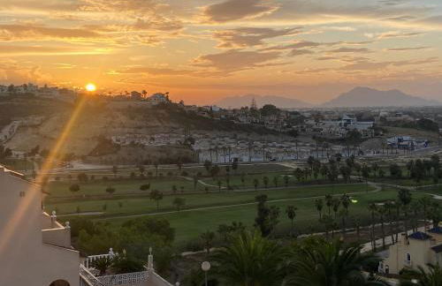 Ruime woning aan golfbaan - Foto 2