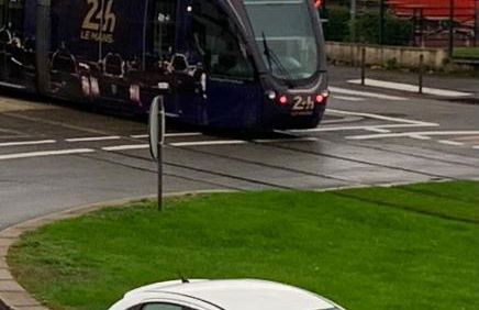 Appartement à 2km du circuit, proche tram, accès direct du circuit en tram en 5 mn - Foto 17