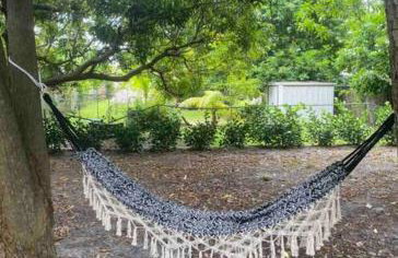 Modern Tropical Oasis with Arcade, HotTub & MiniGolf - Foto 6