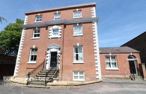 Buckingham House Apartment 2 - Photo 1