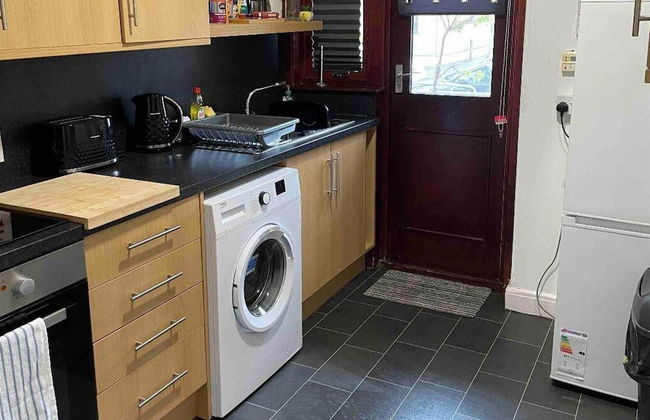 6 Guests - Parking - Patio - Near Coast - Photo 5