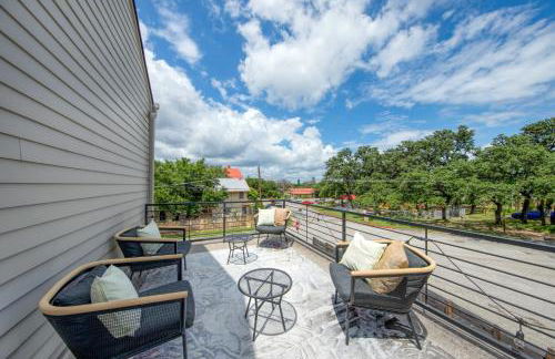 Conveniently Located Upstairs Deck BBQ - Foto 30