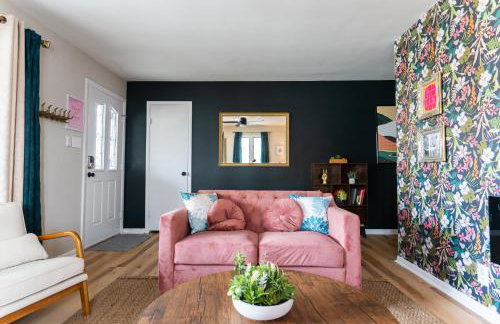 5 Bedroom 2 & 1 half Bath Group Stay Fun Design in Quiet Neighborhood - Foto 5