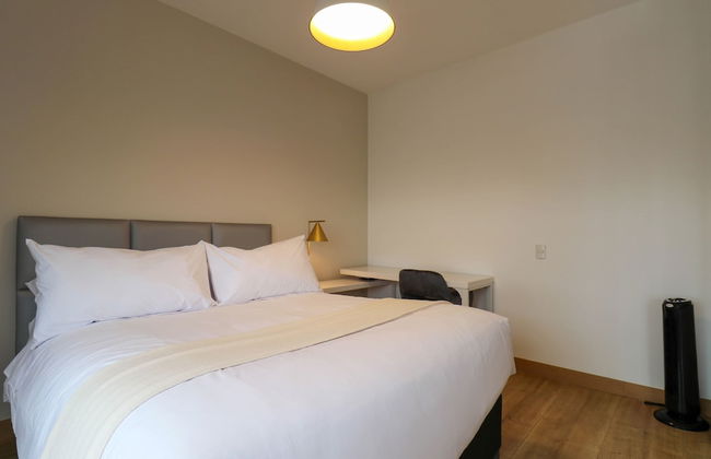 Elegant 3BR Duplex With Balcony in Miraflores - Photo 32