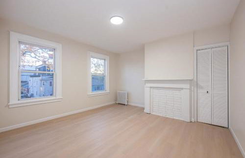 Modern 3BR - Train Station & Downtown 2 mins walk - Foto 3