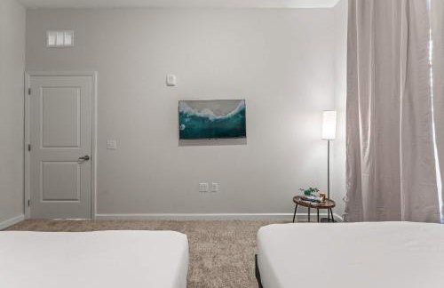 Riviere 3BR Apartment Stylish King Family Pets Friendly Pool & Gym Near Epic Universe - Foto 30