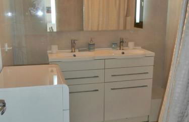 Rez de Villa Climatisé avec Jardin Privatif Domaine des Moulières - Foto 11