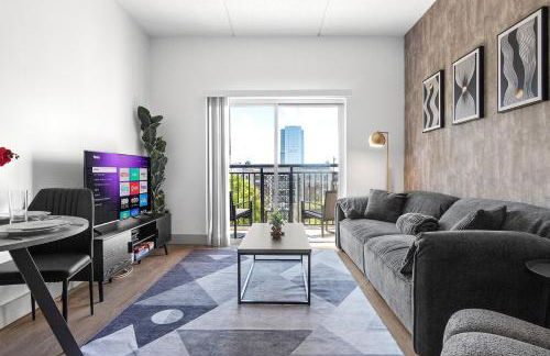 Midnight Marvel - Amazing City Views, Free Parking - Foto 5