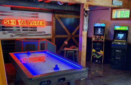 Family Retreat Sauna Hot Tub Games Peloton - Photo 31