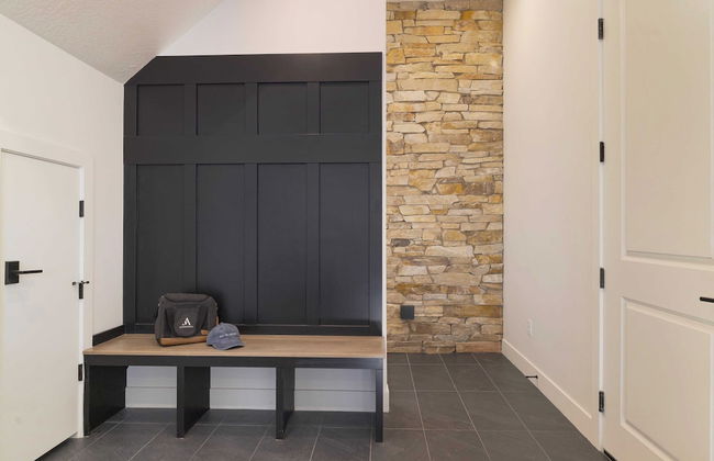 Mins to Deer Valley Lift Firepit, Game Room, Views, 5bdr Orion by Avantstay - Photo 18