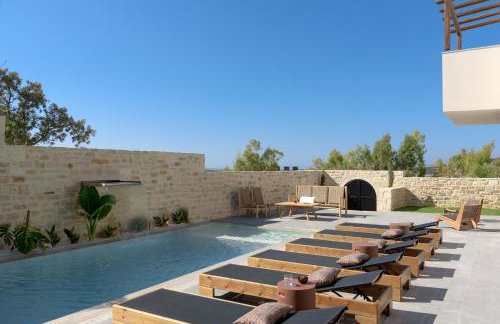 Jasmine Villa, with Heated Pool & Curated Design, By ThinkVilla - Foto 2