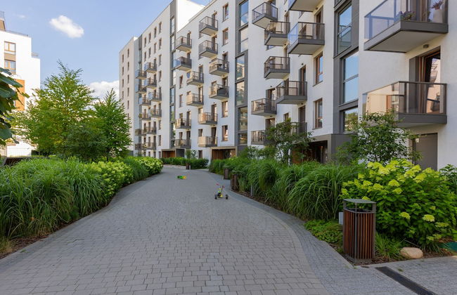 Modern Zoliborz Apartment by Renters - Foto 27