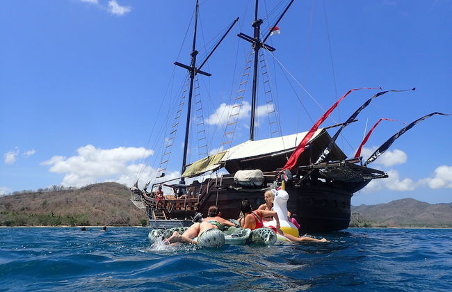 Komodo Pirate Boat - Phinisi Liveaboard - Foto 38