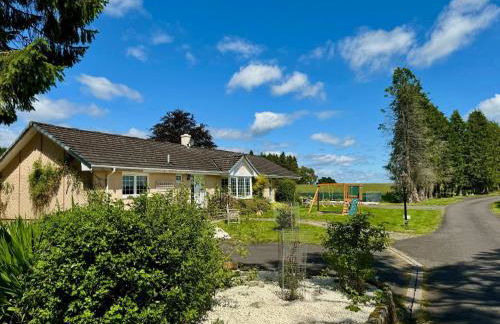 FINN VILLAGE "Raspberry Cottage" Private Garden, 6-seater HOT TUB, Firepit & Pizza Stove - Foto 10