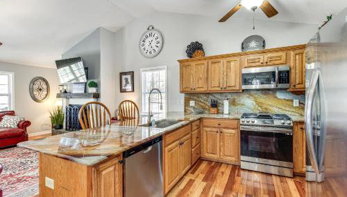 Anglers Dream Lake Guntersville Escape with Views! - Foto 5