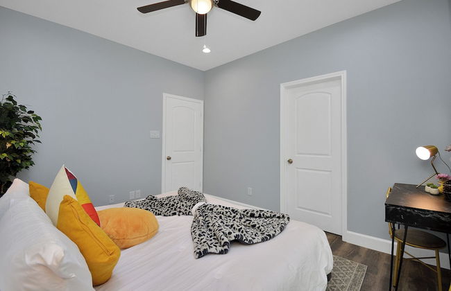 Cozy Retreat Near NRG Stadium, Free parking, Wi Fi - Foto 3