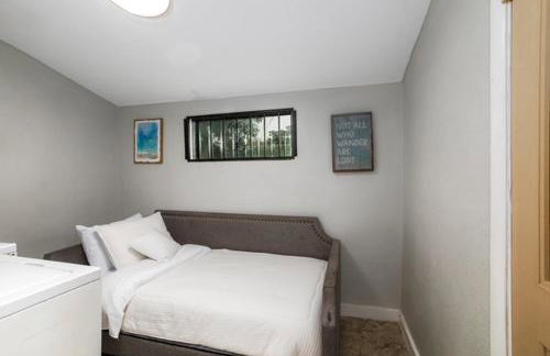 Lovely Modern 3 Bedroom Town Home - Foto 10