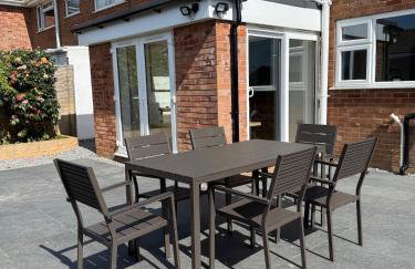 Modern & Spacious Home in Exeter - Smart TV & Xbox - Foto 20