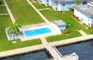 Gorgeous 2 Bedroom Waterfront Condo - Foto 1