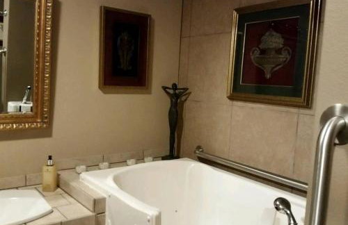 Spacious Rental with Incredible Views for a Group Vacation in Royal, Arkansas - Foto 26