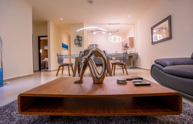 Luxury Apartment With Poll - Photo 59