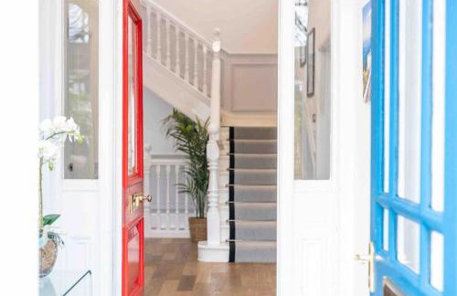 The Lymington Hub Slps 13 hot tub/chef/spa - Photo 46