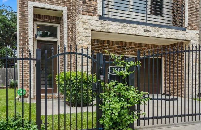 Posh Dtwn Midtown Home w Stunning Roof-topterrace - Foto 34