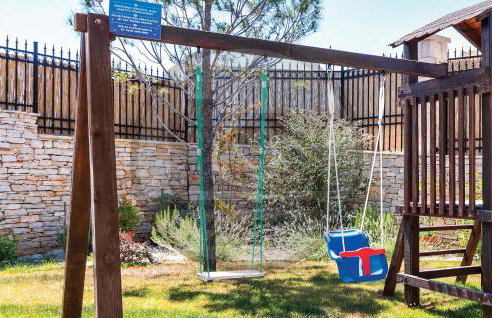 One-Bedroom Apartment In Ostrvica - Photo 13