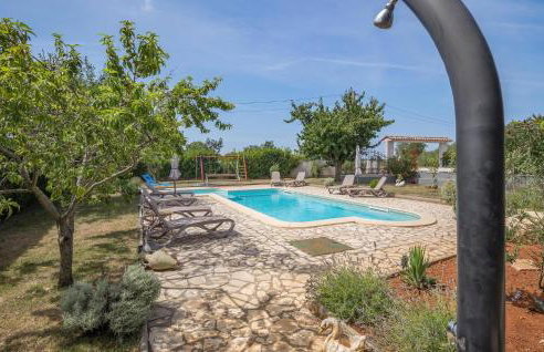 Cozy Apartment In Micetici With Wifi - Foto 1