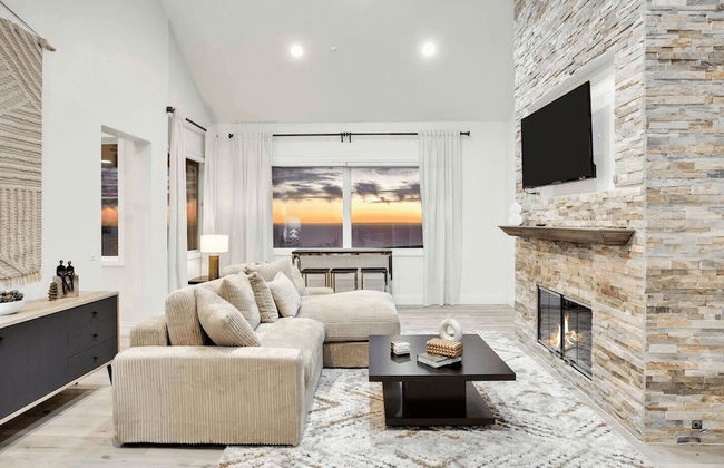 Castlewood by Avantstay Malibu Cliffside + View - Photo 31