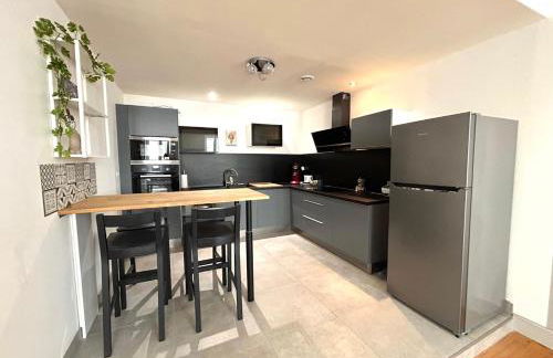 Louisa - Spacieux en Plein centre - Places gratuites - 1er étage - Photo 3