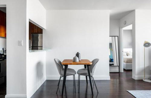 UES 1BR w Gym Doorman Stunning Roof NYC-505 - Foto 5