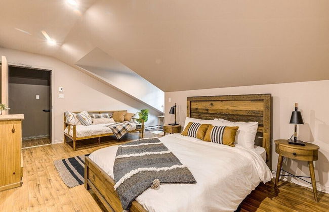 St. Ursule Two-Storey Oasis - Photo 2