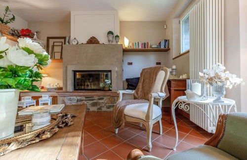 Villa Ester, a Stylish Farmhouse on the Hills - Foto 35