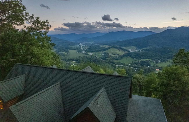 Luxury 4200 Sqft Log Cabin on 50 Acres Sleeps 16 - Foto 9