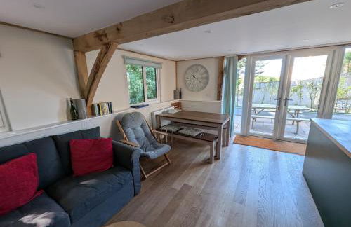 Roman Lodge - Photo 3