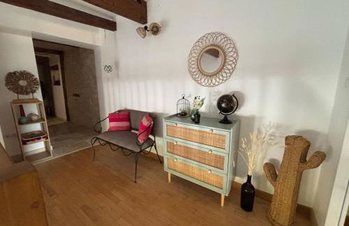 At Stéphanie and Damien's, Charming stone and pool - Foto 29