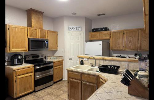 Backyard Oasis in Brownsville! - Photo 26