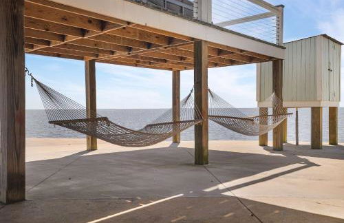 Private Waterfront Beach House with Fire-pit - Foto 47