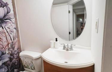 Entire 4 bedroom familyfriendly basement apartment, MetroWalk - Foto 35