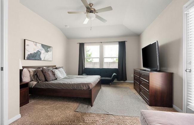 Charming 4BR Spacious Backyard in Hutto - Foto 6