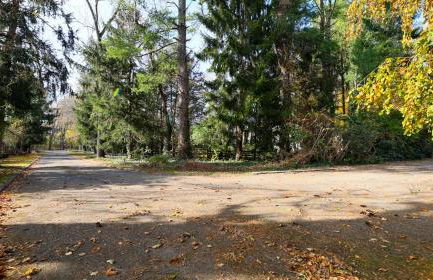 Long Island Nature Retreat with Peloton with Shared Pool - Foto 12