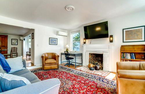 Charming Victorian Farmhouse on Historic Main St - Foto 1