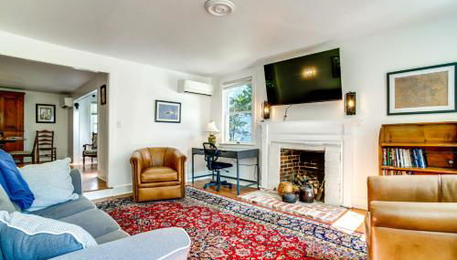 Charming Victorian Farmhouse on Historic Main St - Foto 1