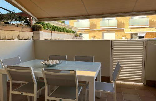 Cozy Beach House with Pool & BBQ - Foto 6