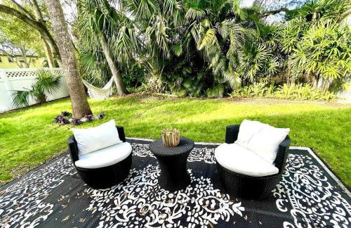 Cozy sanctuary minutes from the bay and beaches - Foto 46