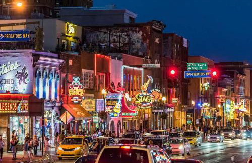 Muse- Morgan Wallen Speakeasy and Giant Balcony - Foto 45